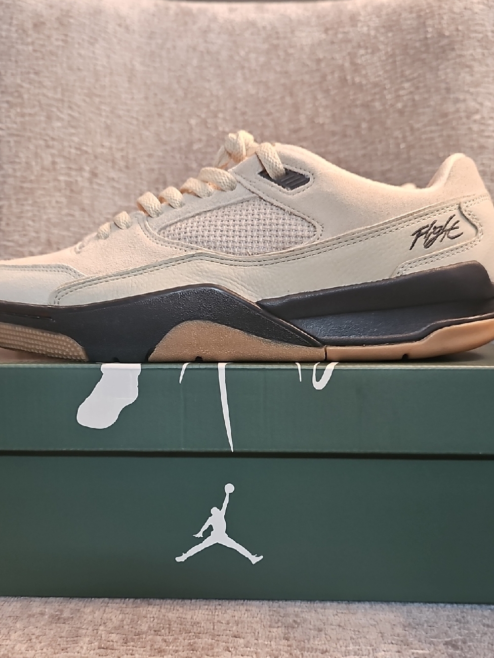 Jordan Flight Court Rattan/black